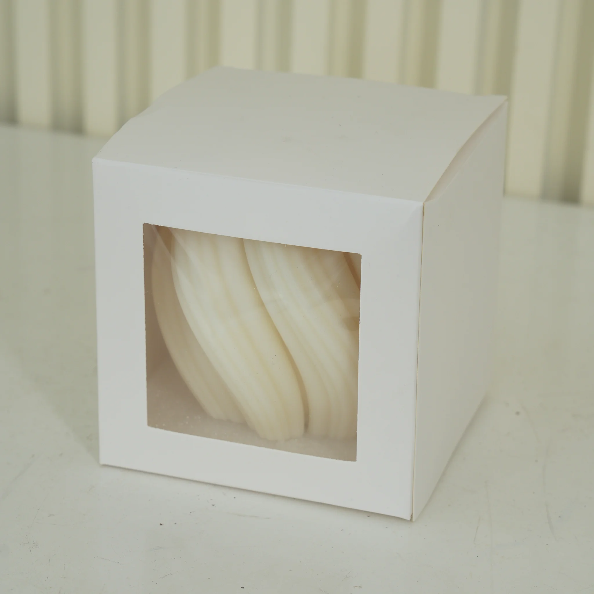 Minimal white decorative candle for home decor available for delivery in Dubai Abu Dhabi Sharjah UAE