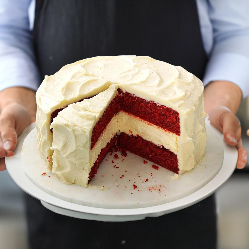 A 1 kg of red velvet cheesecake